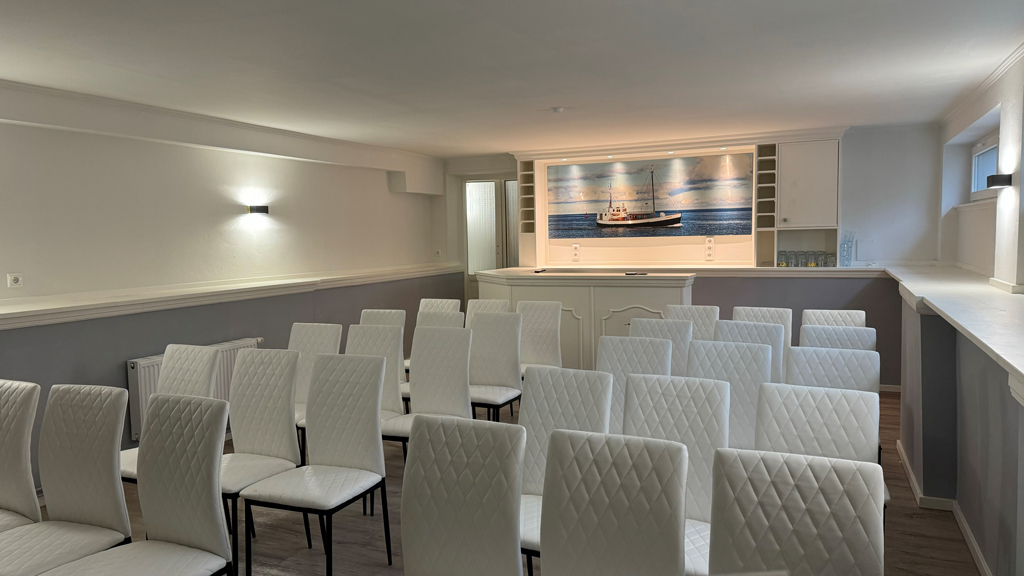 Trauerraum für den Abschied bei Seebestattungen auf der Ostsee