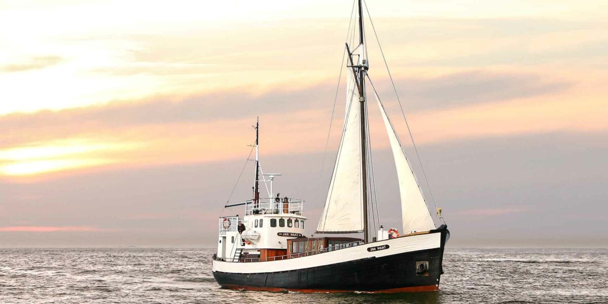 Seebestattung auf der Jan Maat